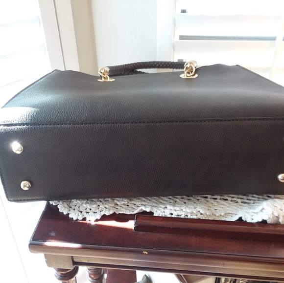 Adjustable straps handbag - Picture 3 of 8